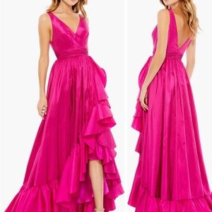 NWOT Mac Duggal gown